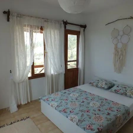 Mora House